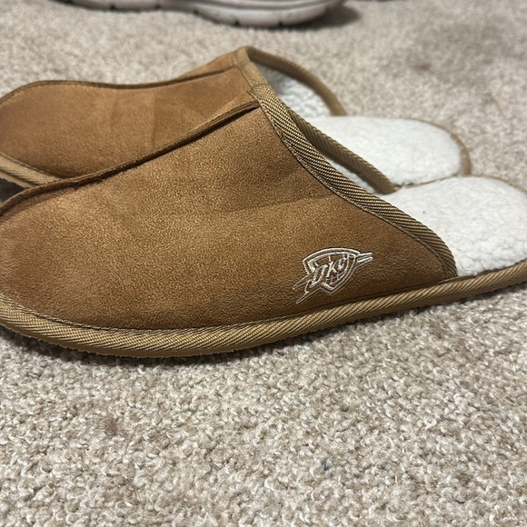 Okc thunder slippers - Picture 2 of 4